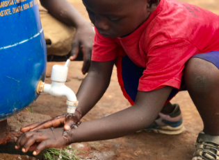Corona Schutz Händewaschen Afrika