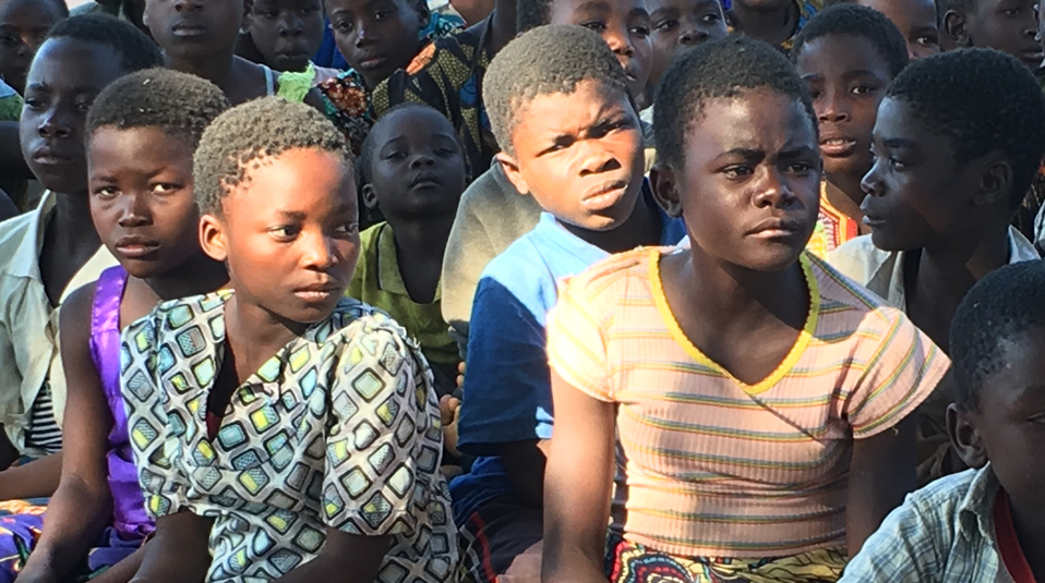 gefl?chtete Kinder im S?dsudan Hoffnung f?r Kinder Hilfsprojekt